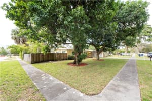 4210 Sw 10th St Plantation, FL 33317 Sold 03/17/23