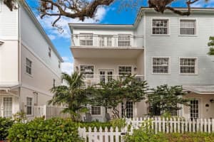 1105  Waverly Road   1105 Fort Lauderdale, FL 33312 Sold 03/20/23