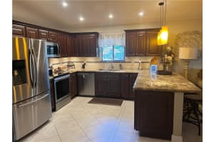 10070 Sw 15th Pl Davie, FL 33324 Sold 03/27/23