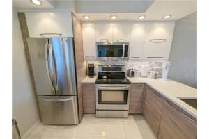 2520 Ne 1st Ct   404 Boynton Beach, FL 33435 Sold 04/24/23