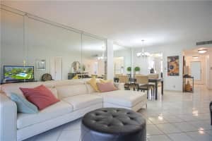 2900 Nw 48th Terrace 305, Lauderdale Lakes, Fl 33313 Lauderdale Lakes, FL 33313 Sold 07/05/23