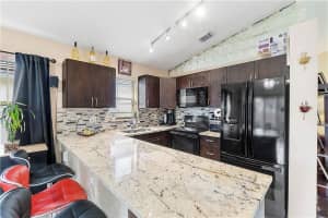 6866 Nw 69th Ct Tamarac, FL 33321 Sold 04/04/23