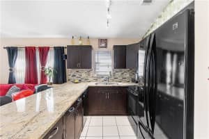 6866 Nw 69th Ct Tamarac, FL 33321 Sold 04/04/23