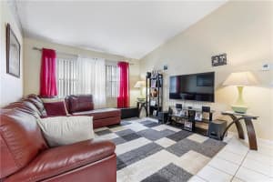 6866 Nw 69th Ct Tamarac, FL 33321 Sold 04/04/23