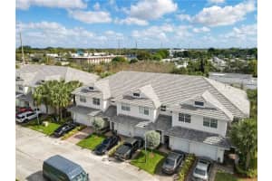 2977 Nw 30th Place 2977, Oakland Park, Fl 33311 Oakland Park, FL 33311 Sold 02/28/23