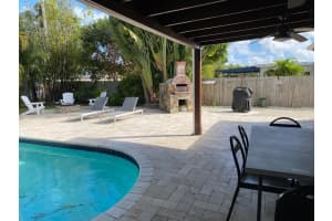 301 Ne 28th St Boca Raton, FL 33431 Sold 03/03/23