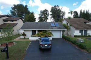 8271 Sw 39th Ct Davie, FL 33328 Sold 03/13/23