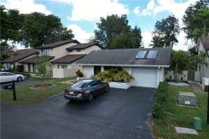 8271 Sw 39th Ct Davie, FL 33328 Sold 03/13/23