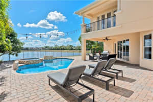 533  Edgebrook Ln Wellington, FL 33411 Sold 03/15/23