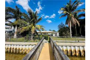 18749  Rio Vista Dr Tequesta, FL 33469 Sold 06/30/23