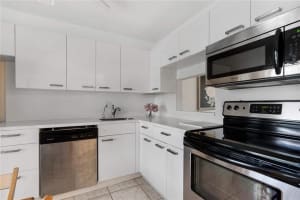 5841 NW 61st Ave APT 111, Tamarac, FL 33319, Sold 04/06/23