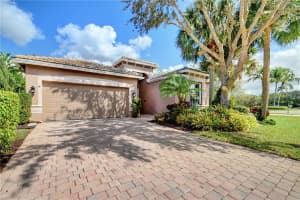 8123  Alberti Dr Lake Worth, FL 33467 Sold 05/18/23