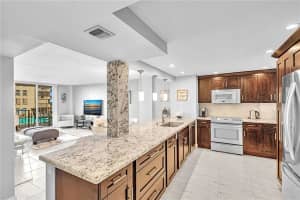 1147 Hillsboro Mile 211, Hillsboro Beach, Fl 33062 Hillsboro Beach, FL 33062 Sold 03/14/23