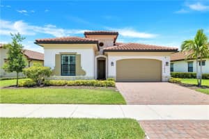 11835 S Baypoint Cir Parkland, FL 33076 Sold 03/17/23
