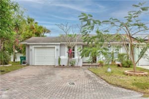 300  Lakewood Cir   A Margate, FL 33063 Sold 03/20/23
