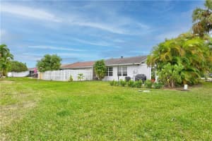 300  Lakewood Cir   A Margate, FL 33063 Sold 03/20/23