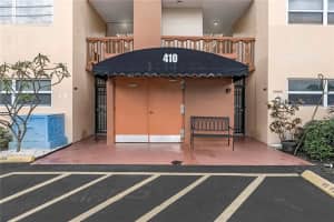 410 SE 2nd St APT 104, Hallandale Beach, FL 33009, Sold 04/03/23