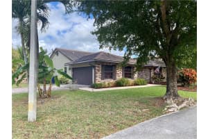 9885 Nw 48th Dr