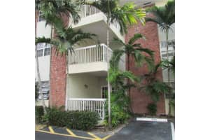 2424 SE 17th St, Fort Lauderdale, FL 33316, Sold 05/03/23