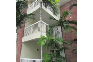 2424 SE 17th St, Fort Lauderdale, FL 33316, Sold 05/03/23