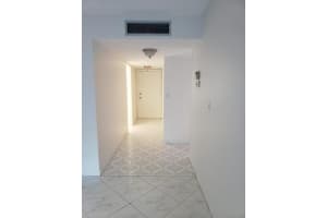 2900 NW 48th Ter 403, Lauderdale Lakes, FL 33313 Sold 10/06/23