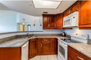 5065 Wiles Rd APT 308, Coconut Creek, FL 33073, Sold 04/24/23