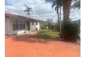 8025 NW 170th St, Hialeah, FL 33015, Sold 04/03/23