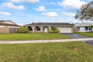 10250 SW 49th Ct, Cooper City, FL 33328, Sold 05/02/23