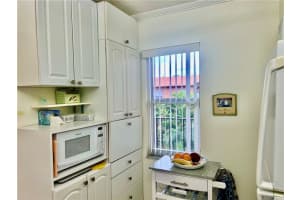 2861 Somerset Dr, Lauderdale Lakes, FL 33311, Sold 04/28/23
