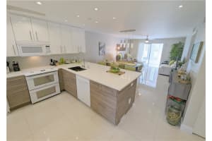 230 NE 26th Ave #114, Boynton Beach, FL 33435, Sold 05/17/23