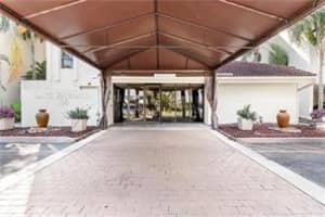 106 Lake Emerald Dr APT 212, Oakland Park, FL 33309, Sold 05/19/23