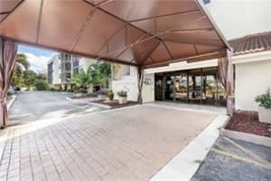 106 Lake Emerald Dr APT 212, Oakland Park, FL 33309, Sold 05/19/23