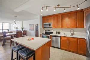 600 Parkview Dr APT 506, Hallandale Beach, FL 33009, Sold 05/18/23