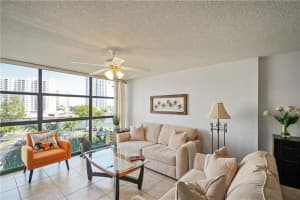600 Parkview Dr APT 506, Hallandale Beach, FL 33009, Sold 05/18/23