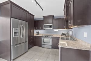 5534 Lakewood Cir S c, Margate, FL 33063, Sold 04/13/23