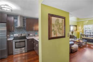 237 City View Dr, Fort Lauderdale, FL 33311, Sold 04/03/23