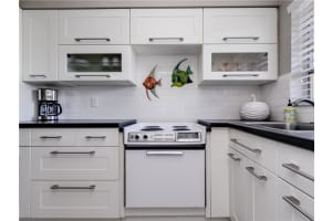 181 NE 14th Ave #15c, Hallandale Beach, FL 33009, Sold 06/16/23