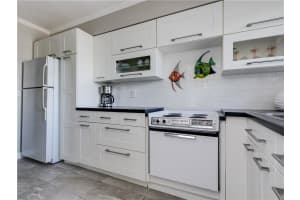 181 NE 14th Ave #15c, Hallandale Beach, FL 33009, Sold 06/16/23