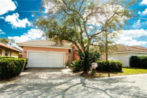 11520 SW 10th Ct, Pembroke Pines, FL 33025, Sold 04/28/23