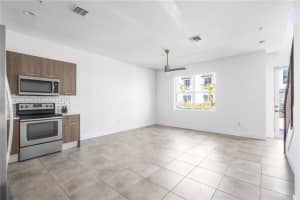 400 NE 35th Ct, Oakland Park, FL 33334, Sold 04/03/23