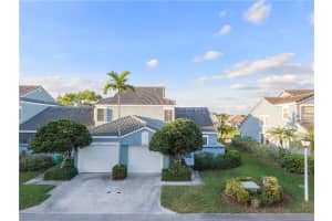 8371 Waterford Cir 8371