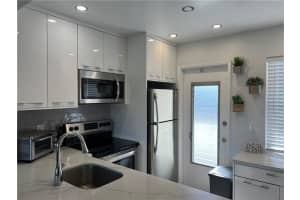 400 NE 14th Ave, Hallandale Beach, FL 33009, Sold 05/08/23