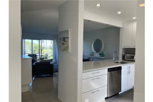 400 NE 14th Ave, Hallandale Beach, FL 33009, Sold 05/08/23