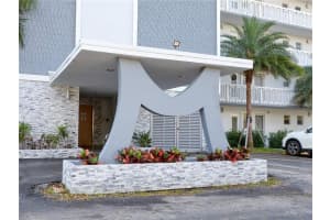 320 NE 12th Ave APT 304, Hallandale Beach, FL 33009, Sold 04/13/23