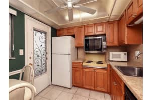 320 NE 12th Ave APT 304, Hallandale Beach, FL 33009, Sold 04/13/23