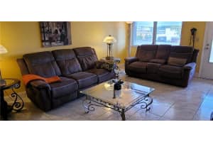 1000 SW 10th Ter 14P, Hallandale Beach, FL 33009 Sold 11/14/23