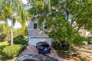1151 W Lake St, Hollywood, FL 33019, Sold 07/31/23