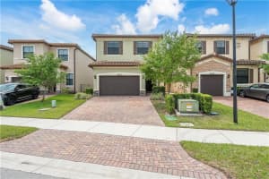 4838 NW 56th Ct, Tamarac, FL 33319 Sold 06/13/23