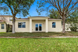 868 W Fieldstone Way, West Palm Beach, FL 33413 Sold 05/26/23