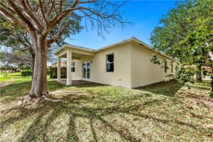 868 W Fieldstone Way, West Palm Beach, FL 33413 Sold 05/26/23